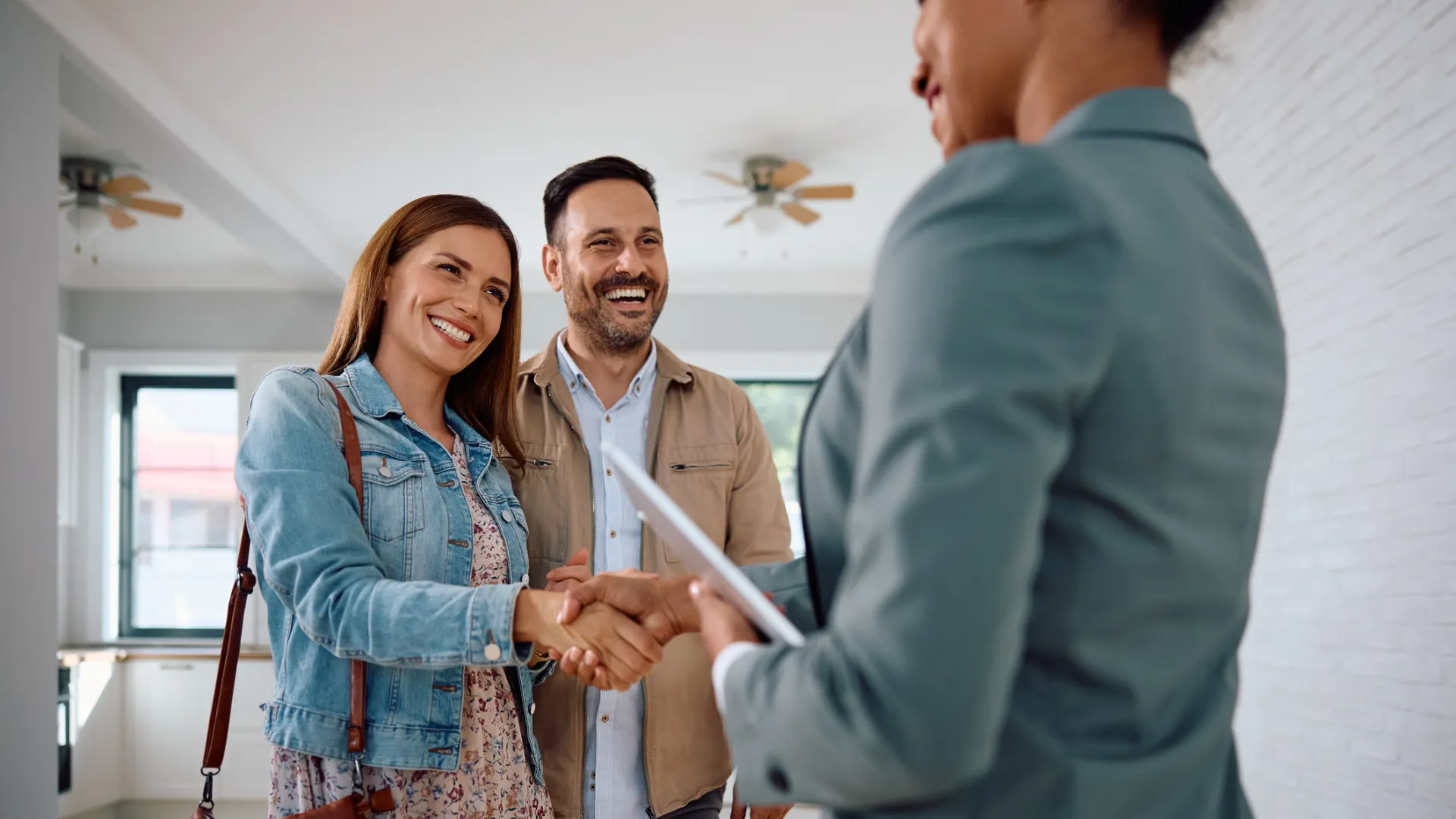 How to host a successful open house when selling your home