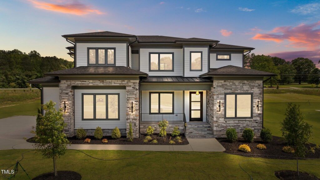 200 Broadleaf Lane in Grandiflora